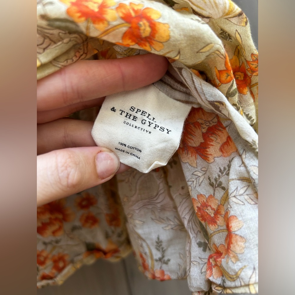 ❌SOLD❌SPELL and the gypsy Seashell mermaid pattern blouse in Orange sand - Picture 8 of 8